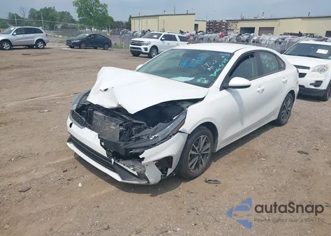 2023 Kia Forte Lxs z USA, uszkodzony, nr VIN 3KPF24AD6PE611746